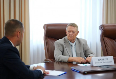 РОМАН БУСАРГИН ОБСУДИЛ ВОПРОСЫ РАЗВИТИЯ МУНИЦИПАЛИТЕТОВ С НИКОЛАЕМ ПАНКОВЫМ