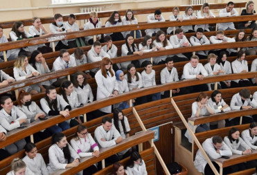 Во всех районах Саратовской области приняли комплексные решения по поддержке целевиков и молодых специалистов в рамках новой региональной кадровой программы в сфере здравоохранения