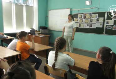 КАНИКУЛЫ БАЛАШОВСКИХ ШКОЛЬНИКОВ ПРОХОДЯТ НА ДОСУГОВЫХ ПЛОЩАДКАХ ПРИШКОЛЬНЫХ ЛАГЕРЕЙ