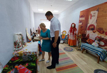 Депутат областной Думы Алексей Кольцов посетил Дом Культуры в с. Малая Семёновка